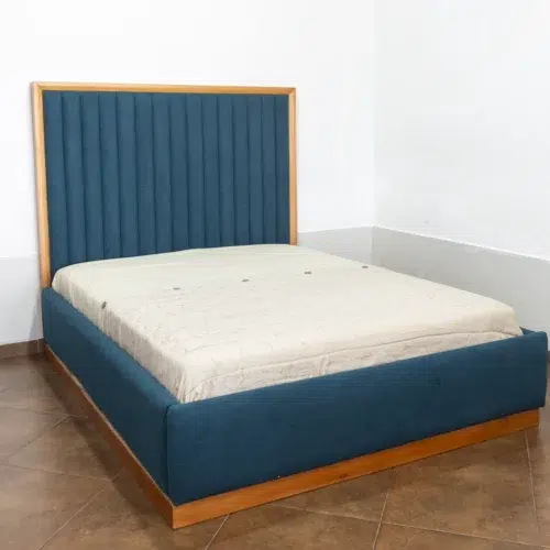 Cama Londres – 2 ½ Plazas Queen Size | Estilo Lineal y Confort Personalizado