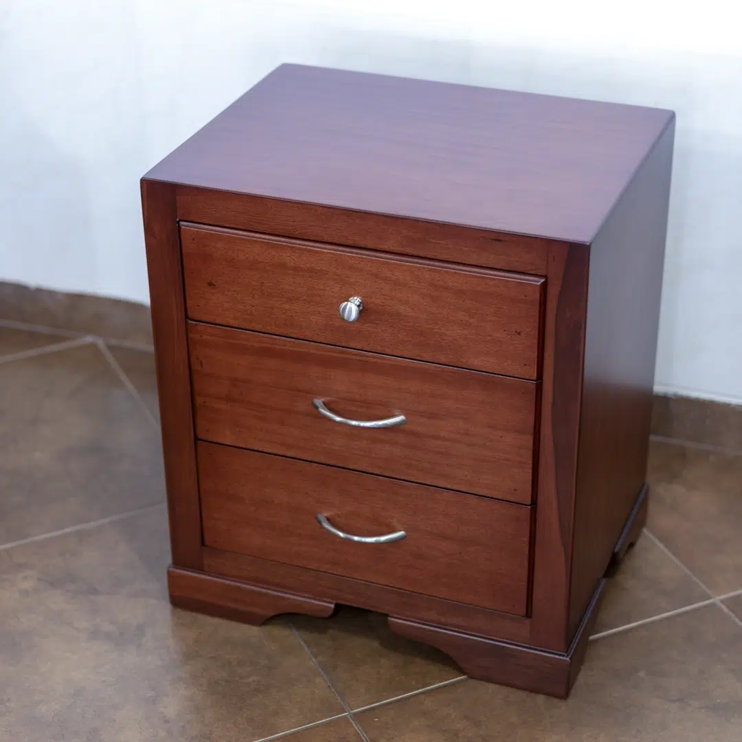 Velador Lineal Urban – Diseño minimalista y funcionalidad artesanal